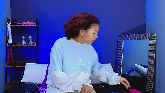 Snapshot of JadaRoberts chatting on February 2025 12:38:02 PM JadaRoberts online show from February 2025 12:38:02 PM