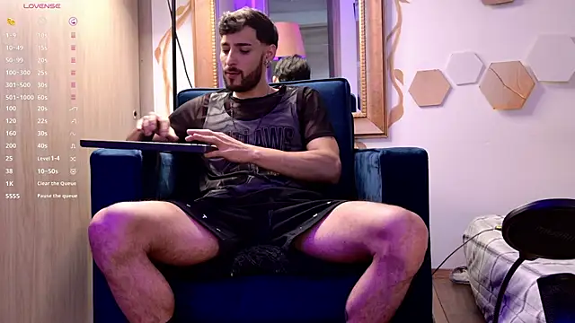 Snapshot of enzo_herrera01 chatting on February 2025 01:05:02 AM enzo herrera01 online show from February 2025 01:05:02 AM