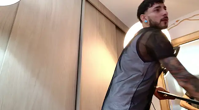 Snapshot of enzo_herrera01 chatting on February 2025 05:45:02 AM enzo herrera01 online show from February 2025 05:45:02 AM