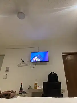 Snapshot of Magicerosxx69 chatting on November 2025 10:12:01 PM Magicerosxx69 online show from November 2025 10:12:01 PM