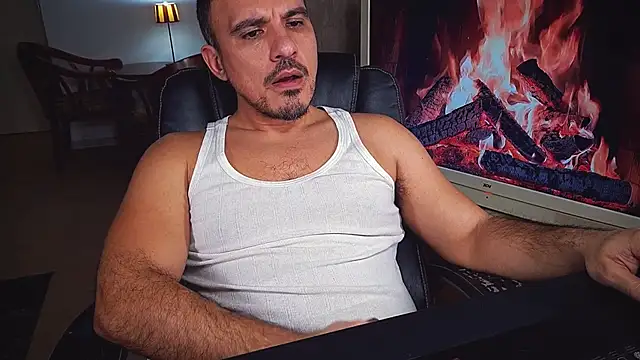 Snapshot of officeman7 chatting on January 2025 05:02:02 PM officeman7 online show from January 2025 05:02:02 PM