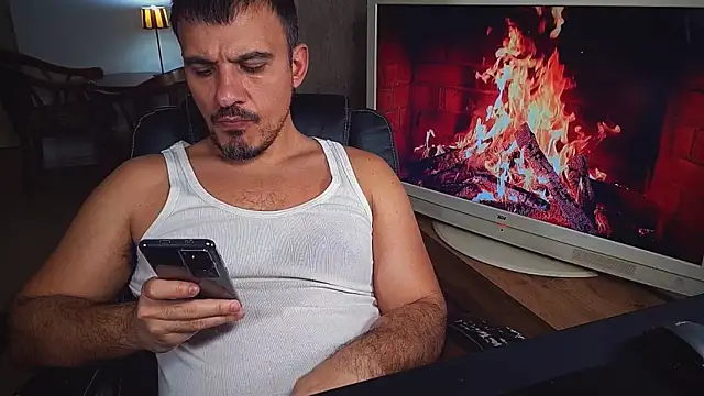 Snapshot of officeman7 chatting on January 2025 04:24:01 PM officeman7 online show from January 2025 04:24:01 PM