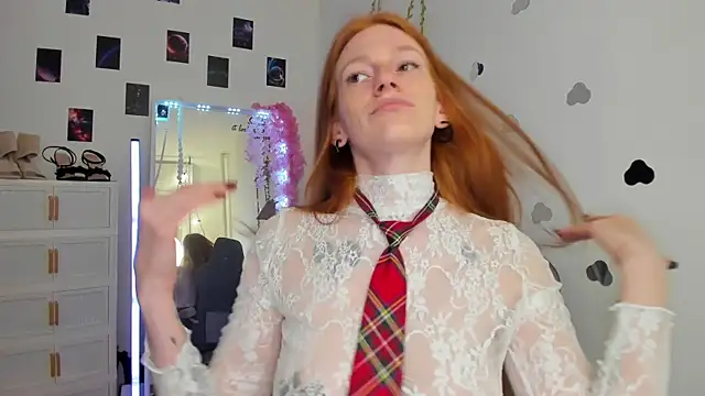 Aliceginger99 online show from May 2026 01:19:01 PM