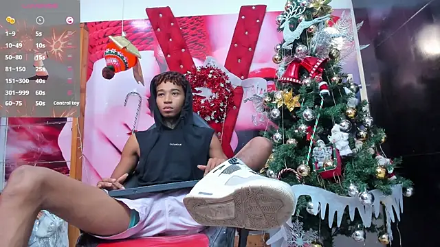 Snapshot of sexy_blacks_ chatting on January 2025 11:29:02 AM sexy blacks online show from January 2025 11:29:02 AM