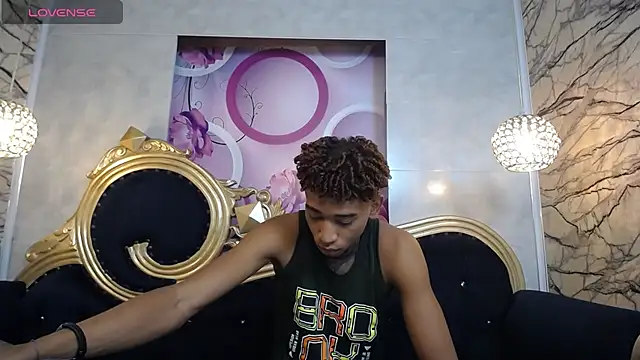 Snapshot of sexy_blacks_ chatting on January 2025 11:25:01 AM sexy blacks online show from January 2025 11:25:01 AM