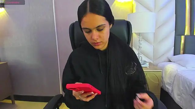 ChloeHarper  online show from January 2026 11:49:01 AM