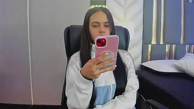 ChloeHarper  online show from June 2026 11:46:01 AM