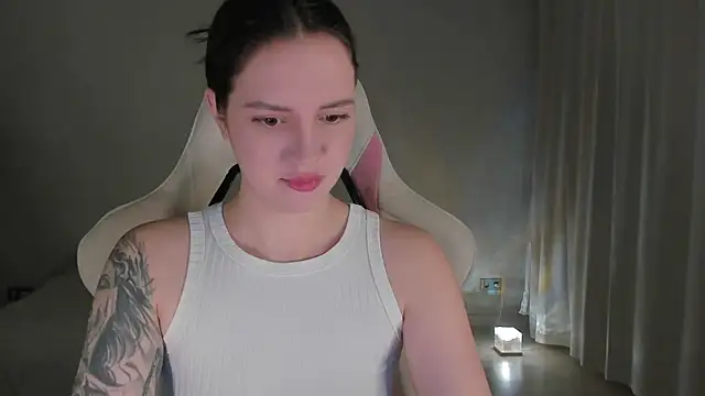 Snapshot of Sonia_moon_ chatting on December 2024 01:40:01 AM Sonia moon online show from December 2024 01:40:01 AM