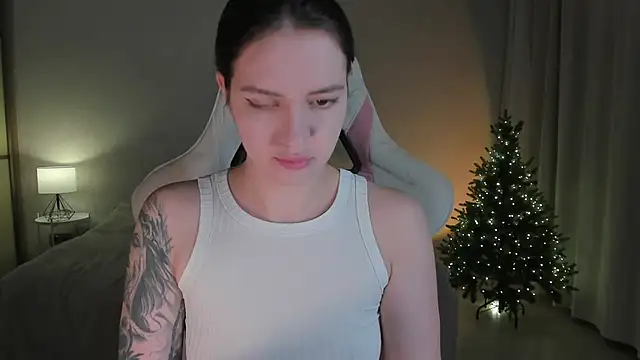 Snapshot of Sonia_moon_ chatting on December 2024 01:21:01 AM Sonia moon online show from December 2024 01:21:01 AM