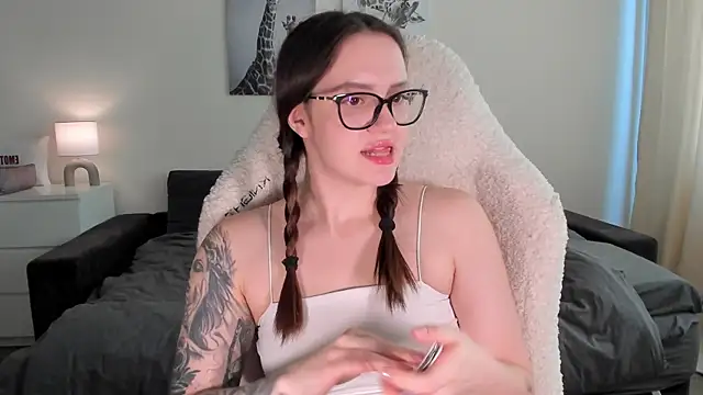 Snapshot of Sonia_moon_ chatting on March 2025 05:39:01 AM Sonia moon online show from March 2025 05:39:01 AM