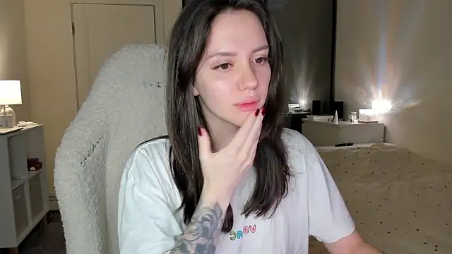 Snapshot of Sonia_moon_ chatting on October 2025 02:25:02 AM Sonia moon online show from October 2025 02:25:02 AM