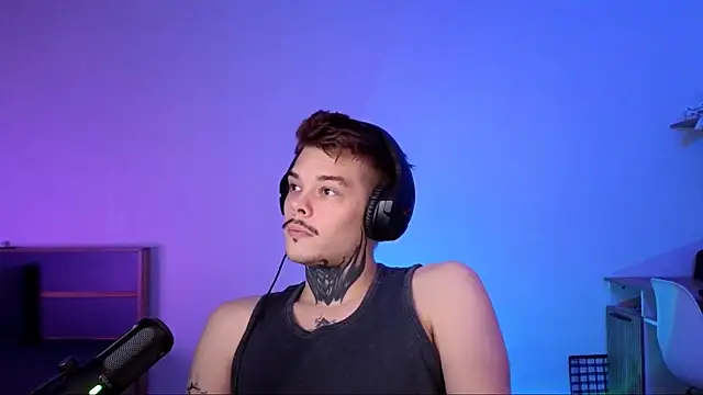 DENIS HERE online show from November 2025 04:17:01 PM