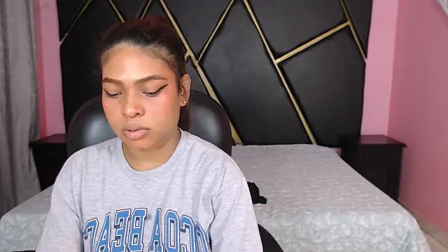 Snapshot of Naomi_Tylers chatting on January 2025 09:48:02 PM Naomi Tylers online show from January 2025 09:48:02 PM