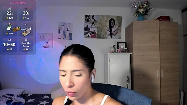 VeronikaOlsen online show from October 2025 06:03:02 PM