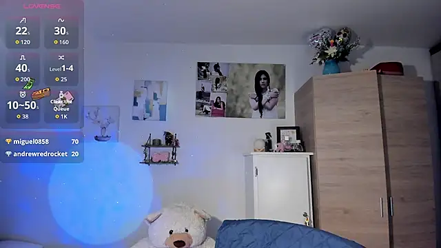 VeronikaOlsen online show from October 2025 01:36:03 PM