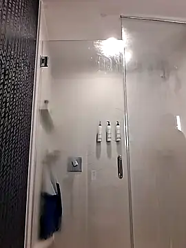 chainjulious online show from December 2025 06:13:02 PM