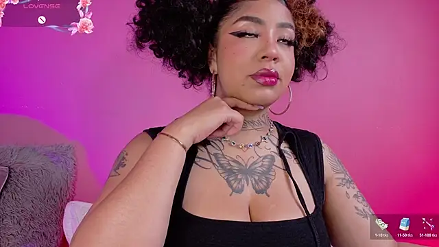 foxxy-lov3 online show from March 2026 01:40:02 PM