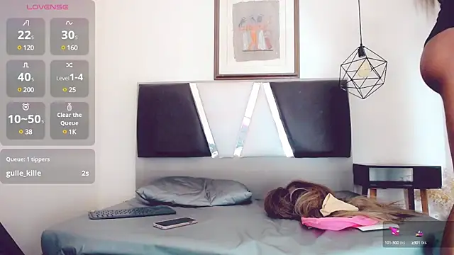 Snapshot of hilary_rodriguez chatting on January 2025 10:51:01 PM hilary rodriguez online show from January 2025 10:51:01 PM