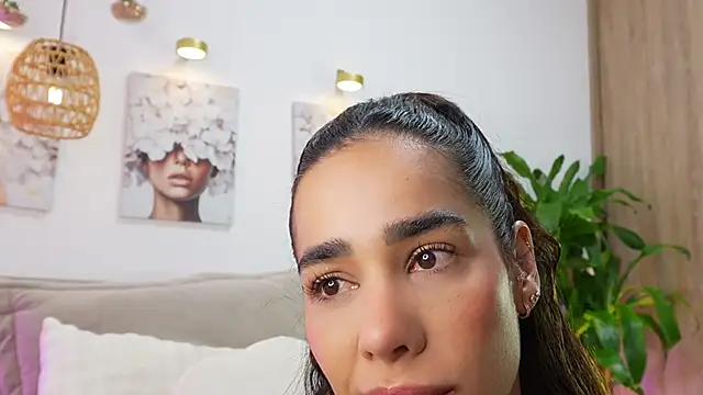 katie cruz online show from June 2026 11:09:02 AM