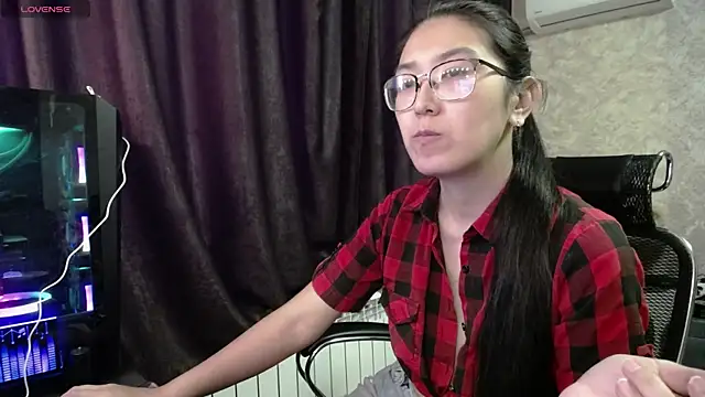 Snapshot of Brightssmiles chatting on February 2025 09:56:01 AM Brightssmiles online show from February 2025 09:56:01 AM