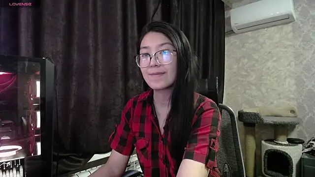 Snapshot of Brightssmiles chatting on February 2025 05:59:02 AM Brightssmiles online show from February 2025 05:59:02 AM