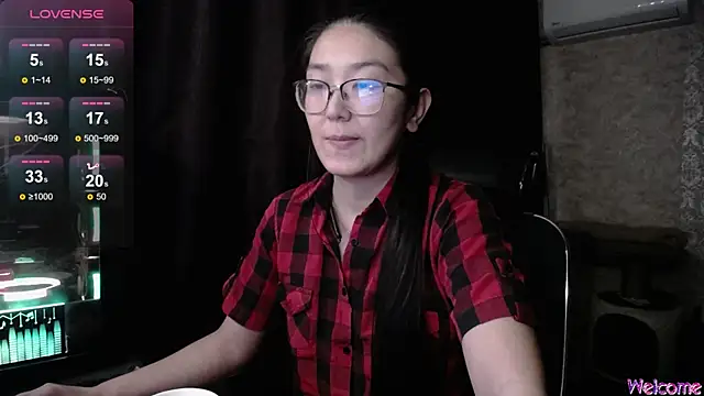 Snapshot of Brightssmiles chatting on October 2025 06:25:01 AM Brightssmiles online show from October 2025 06:25:01 AM