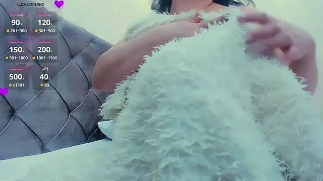 Snapshot of HinaJeen chatting on December 2024 07:07:02 AM HinaJeen online show from December 2024 07:07:02 AM