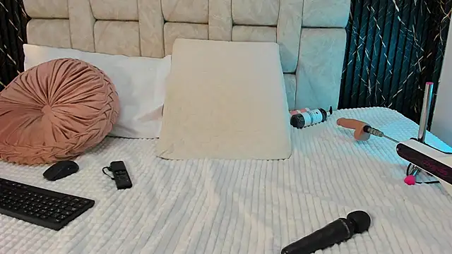 Snapshot of danisaenz_ chatting on December 2025 07:22:01 PM danisaenz online show from December 2025 07:22:01 PM