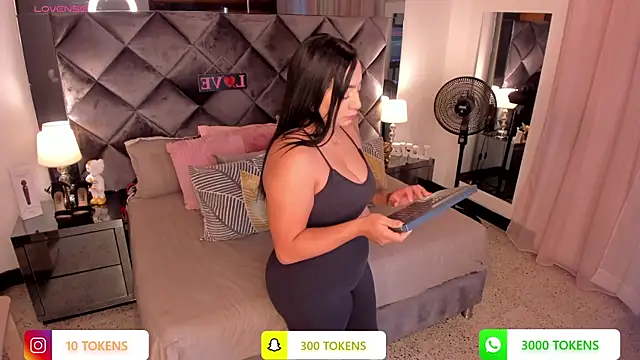 Snapshot of sofhiaa_adaams chatting on March 2025 10:55:02 PM sofhiaa adaams online show from March 2025 10:55:02 PM