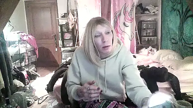 Ombeline1 online show from January 2025 04:45:01 PM