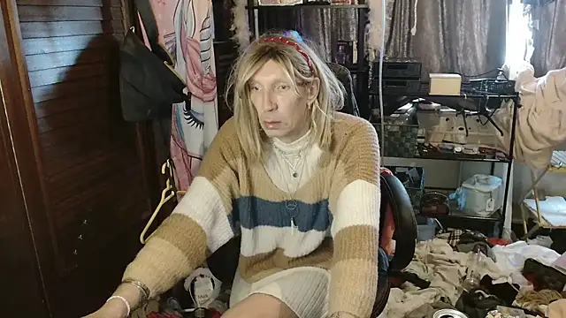 Ombeline1 online show from November 2025 02:16:01 PM