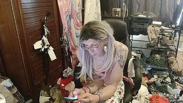 Ombeline1 online show from June 2026 10:28:02 AM