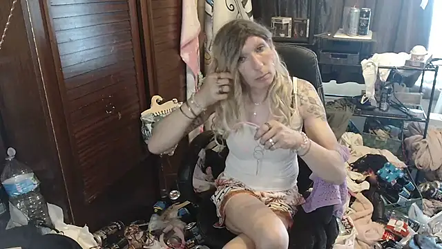 Ombeline1 online show from June 2026 07:11:01 AM