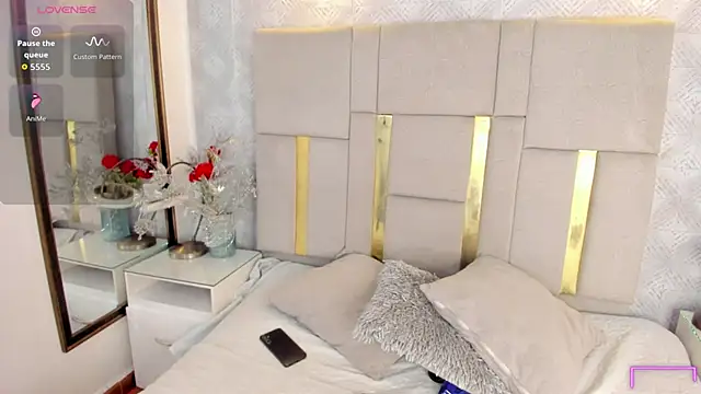 Snapshot of Camilaa_Sanchez_ chatting on October 2025 12:12:02 PM Camilaa Sanchez online show from October 2025 12:12:02 PM