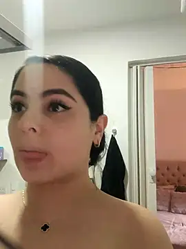 Lia Hurley online show from December 2025 08:02:02 PM