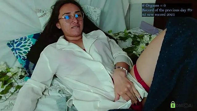 Snapshot of Hot_Candy_ chatting on February 2026 09:00:02 PM Hot Candy online show from February 2026 09:00:02 PM