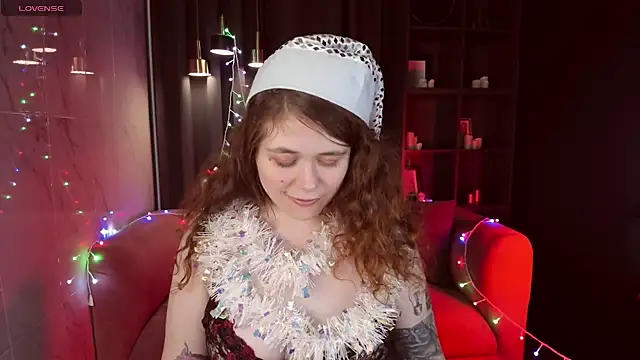 Snapshot of SophiePure chatting on December 2024 07:33:01 PM SophiePure online show from December 2024 07:33:01 PM