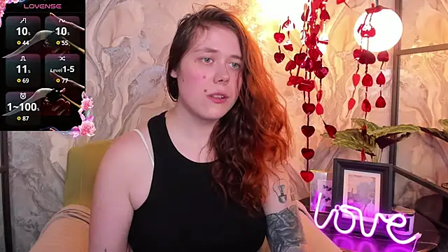 Snapshot of SophiePure chatting on February 2025 02:39:02 AM SophiePure online show from February 2025 02:39:02 AM