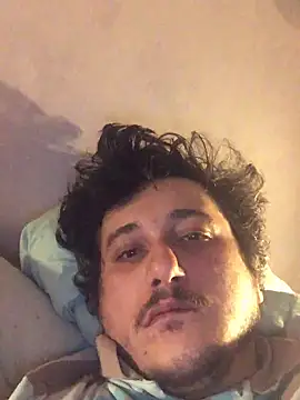 Snapshot of Daminou28 chatting on January 2025 05:51:01 PM Daminou28 online show from January 2025 05:51:01 PM