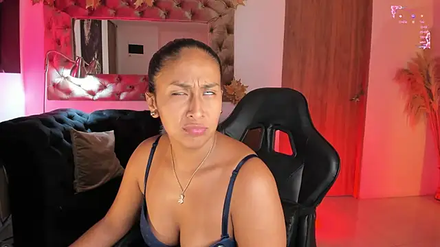 AmelyaMann online show from April 2026 12:44:02 PM
