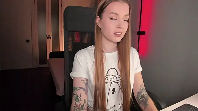 Midnight Mi online show from October 2025 03:34:01 PM