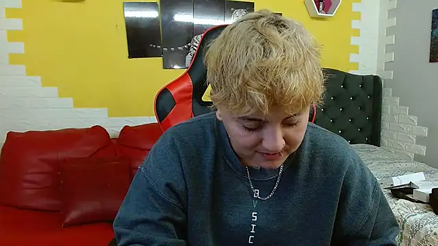 Snapshot of isabeautyx19 chatting on October 2025 02:07:01 AM isabeautyx19 online show from October 2025 02:07:01 AM