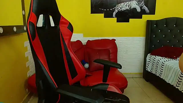 Snapshot of isabeautyx19 chatting on October 2025 02:19:01 AM isabeautyx19 online show from October 2025 02:19:01 AM