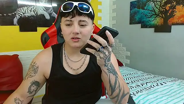 Snapshot of isabeautyx19 chatting on October 2025 03:10:01 AM isabeautyx19 online show from October 2025 03:10:01 AM