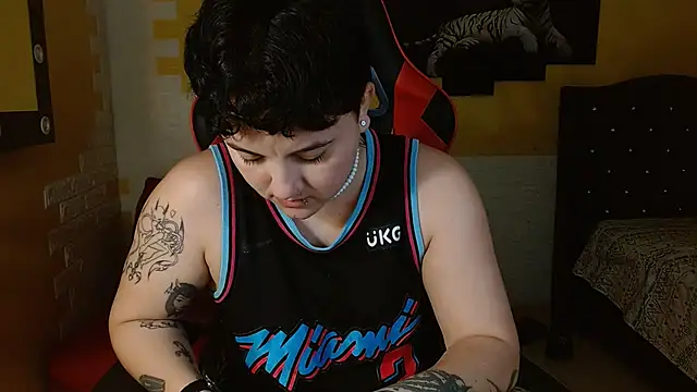 isabeautyx19 online show from November 2025 01:49:01 AM