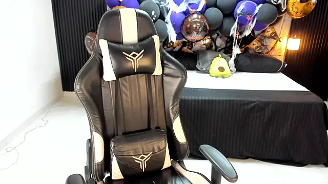 Snapshot of Ivy_16 chatting on October 2025 11:58:02 AM Ivy 16 online show from October 2025 11:58:02 AM