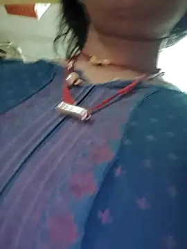 Snapshot of Hi_Radhika chatting on March 2025 01:30:01 PM Hi Radhika online show from March 2025 01:30:01 PM