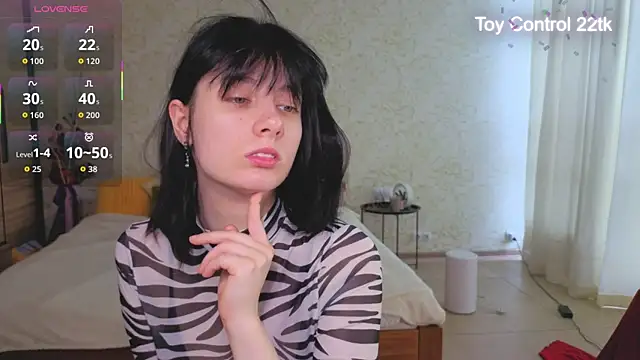 JulisSweet online show from June 2026 07:43:01 AM