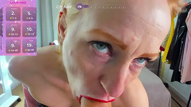 Snapshot of SquirtyAlisa chatting on January 2025 01:03:02 PM SquirtyAlisa online show from January 2025 01:03:02 PM