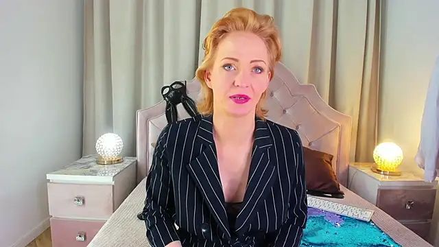 Snapshot of SquirtyAlisa chatting on March 2025 06:46:02 AM SquirtyAlisa online show from March 2025 06:46:02 AM